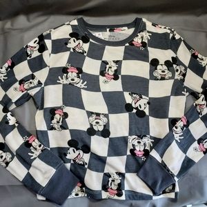 Woman's Disney Long-sleeved Shirt